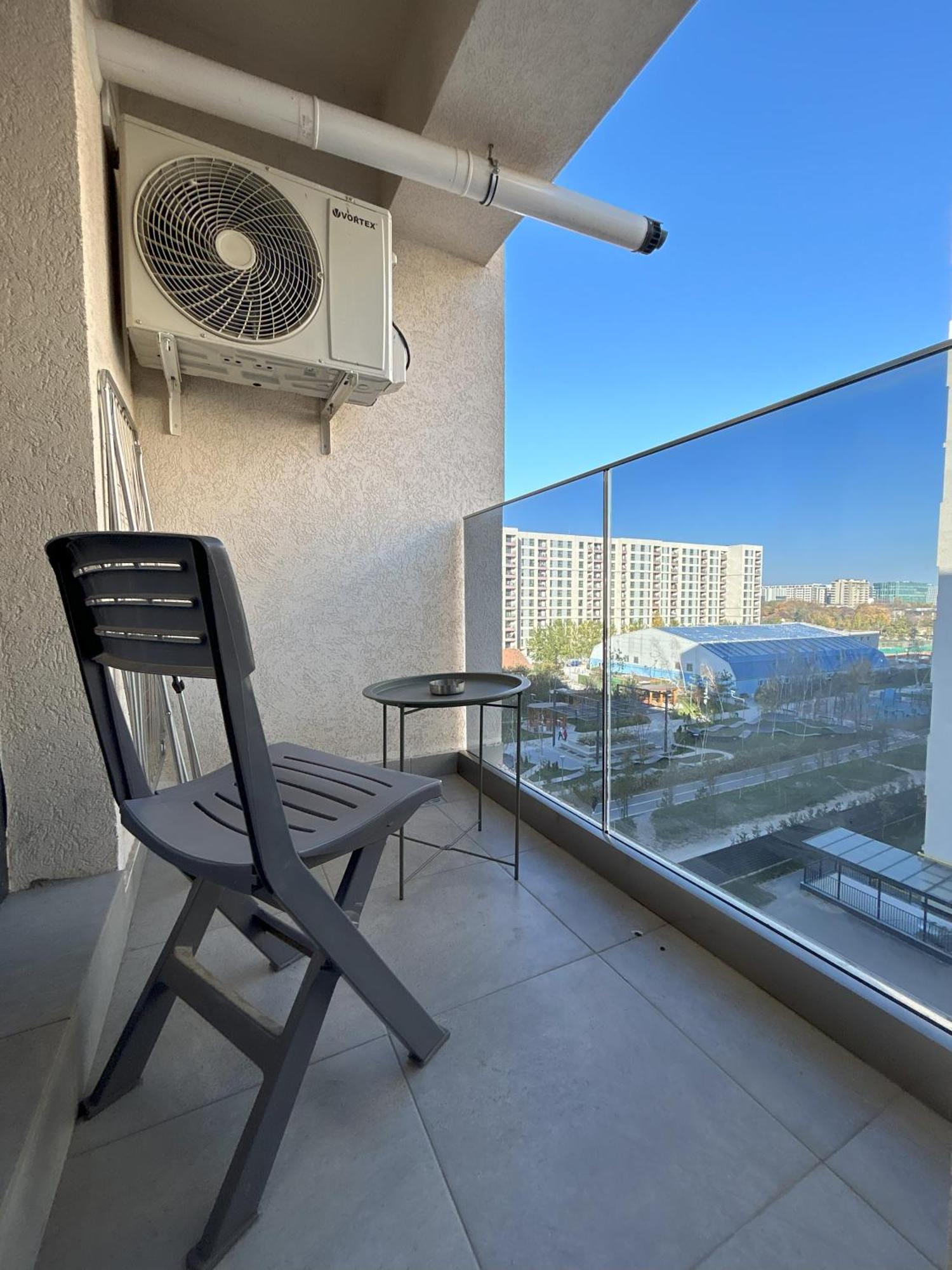Urban Retreat With Balcony At Exigent Plaza - 06 Apartment Bucharest Luaran gambar